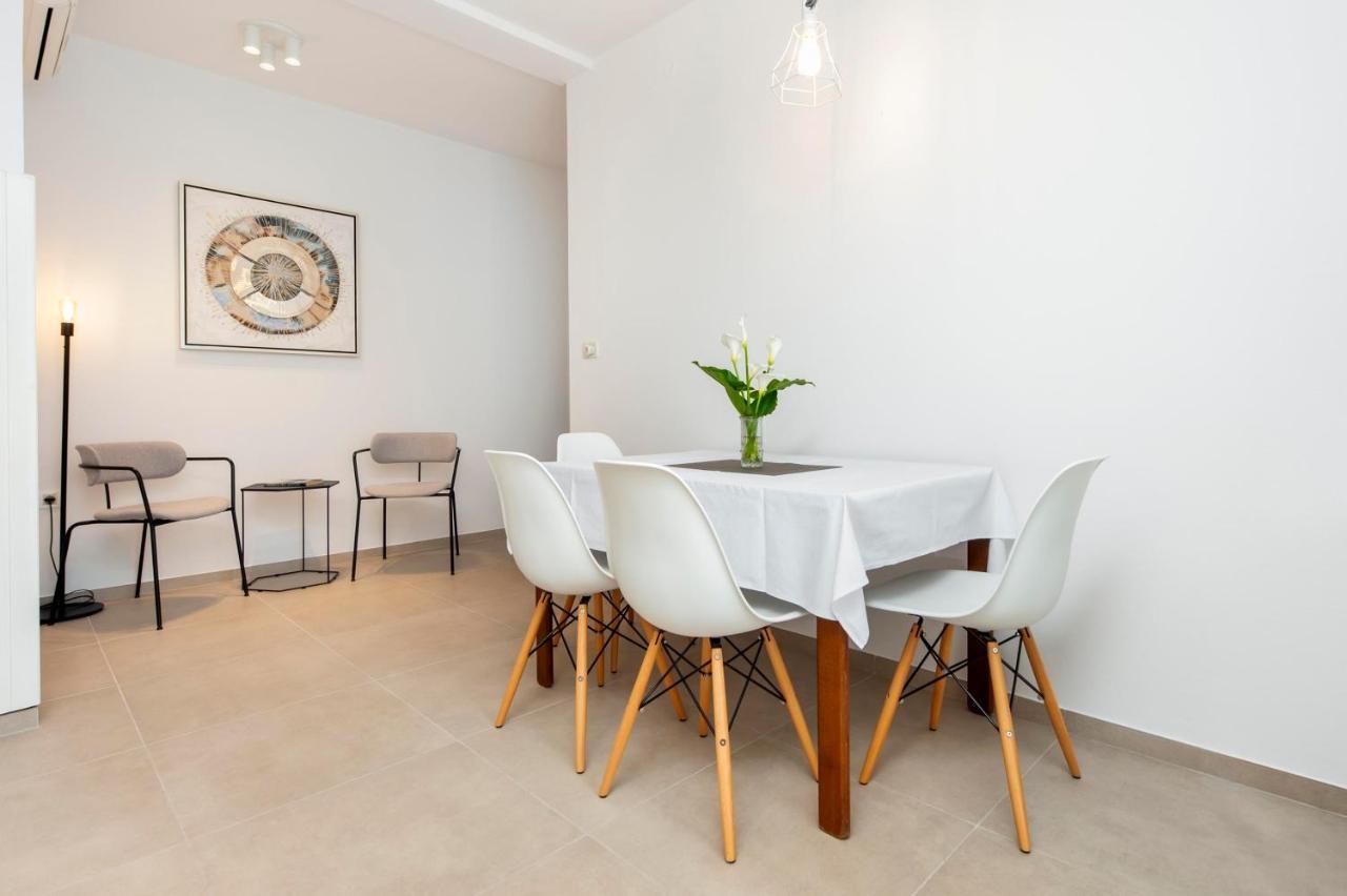 Apartments Magnolia Rovinj Bagian luar foto