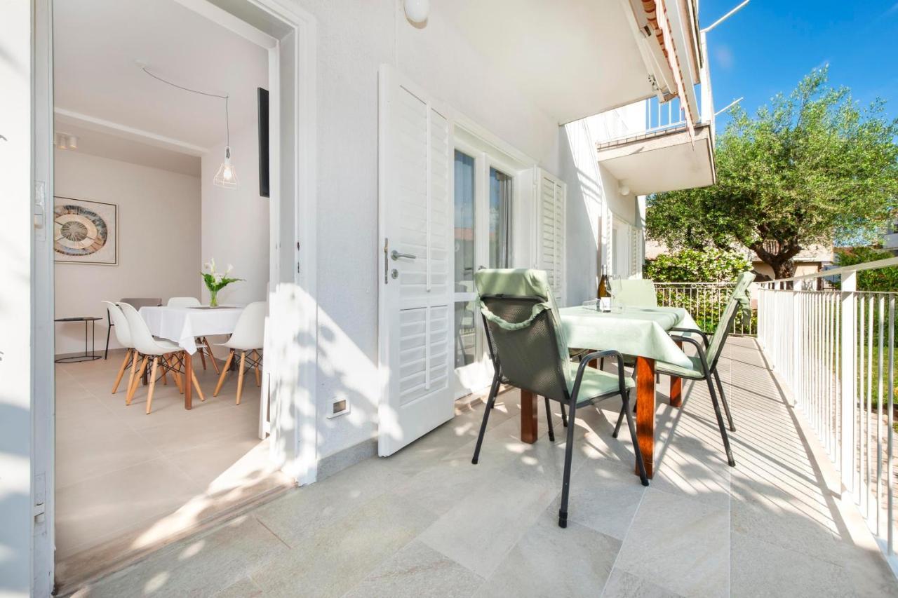 Apartments Magnolia Rovinj Bagian luar foto