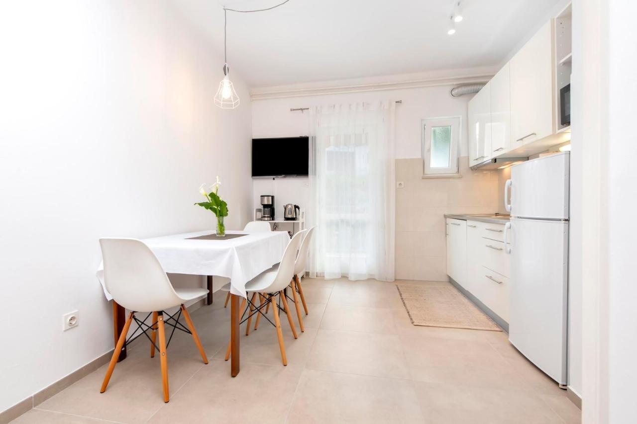 Apartments Magnolia Rovinj Bagian luar foto
