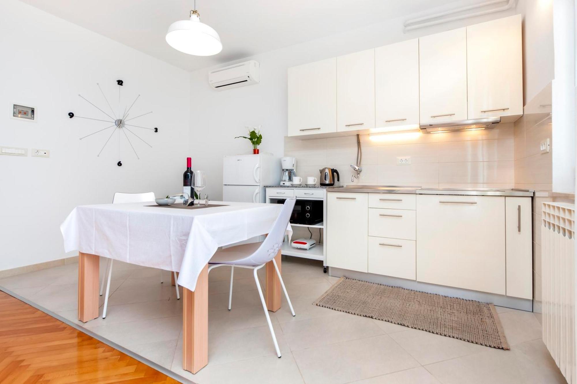 Apartments Magnolia Rovinj Bagian luar foto