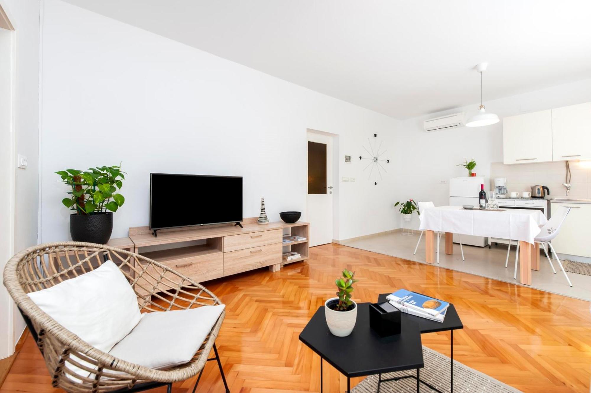 Apartments Magnolia Rovinj Bagian luar foto