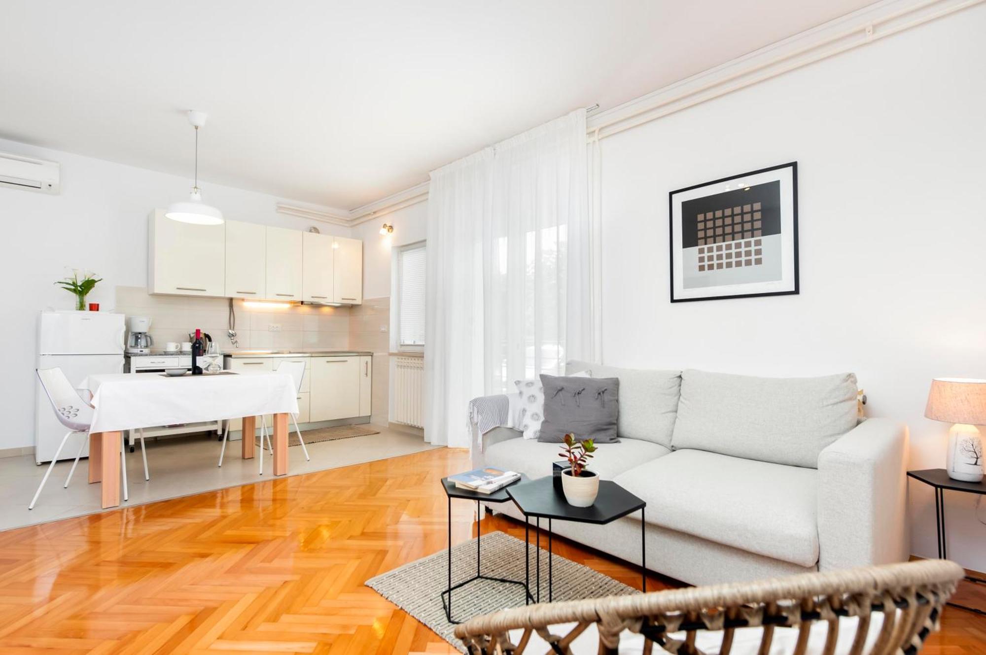 Apartments Magnolia Rovinj Bagian luar foto
