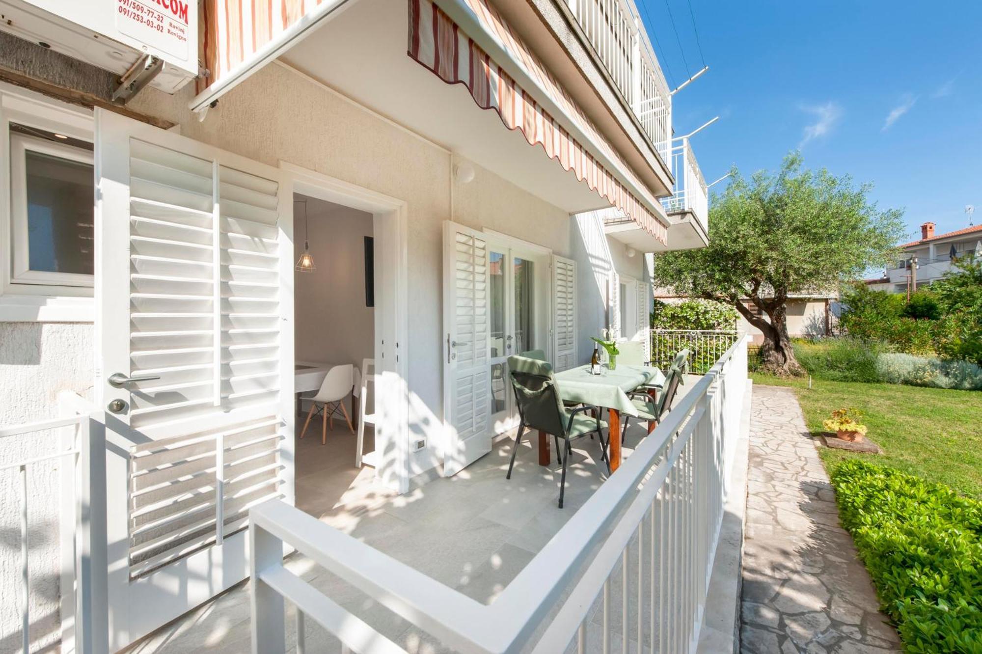 Apartments Magnolia Rovinj Bagian luar foto