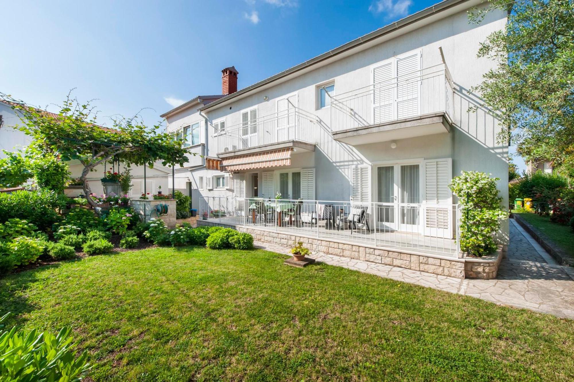 Apartments Magnolia Rovinj Bagian luar foto